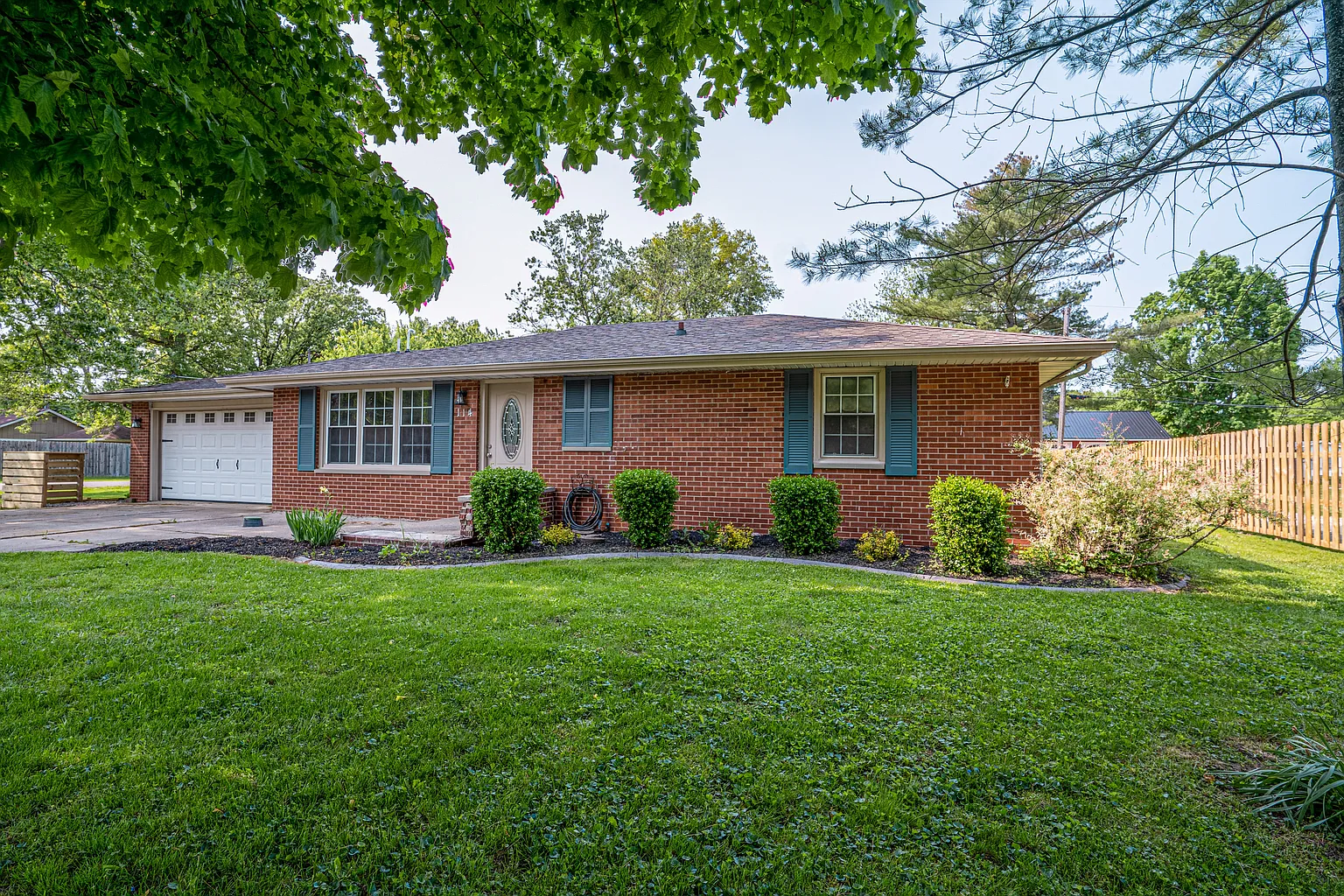 114 Cottonwood Dr photo 1