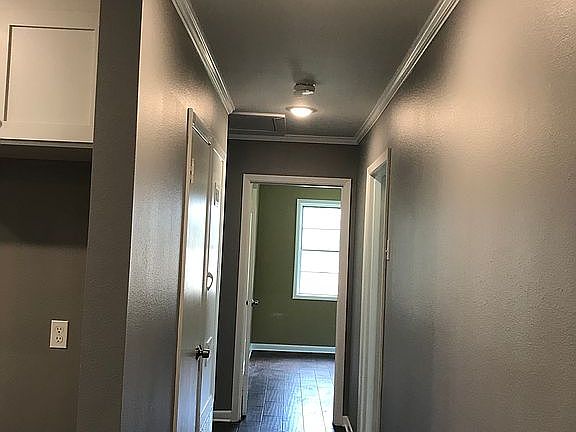 3rd image of 5801 Roma Dr