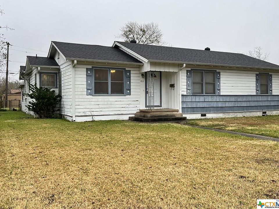 1st image of 812 Anaqua Ave