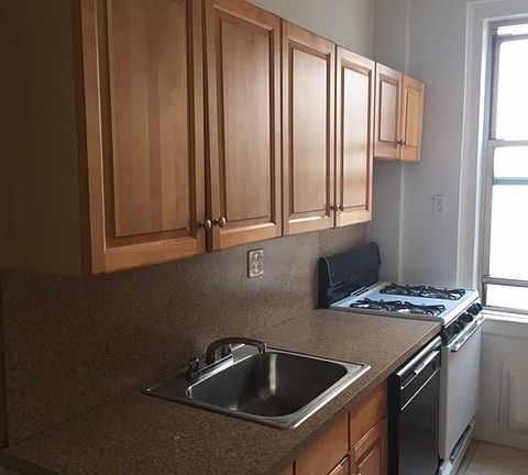3rd image of 36 Plaza St E APT 11E