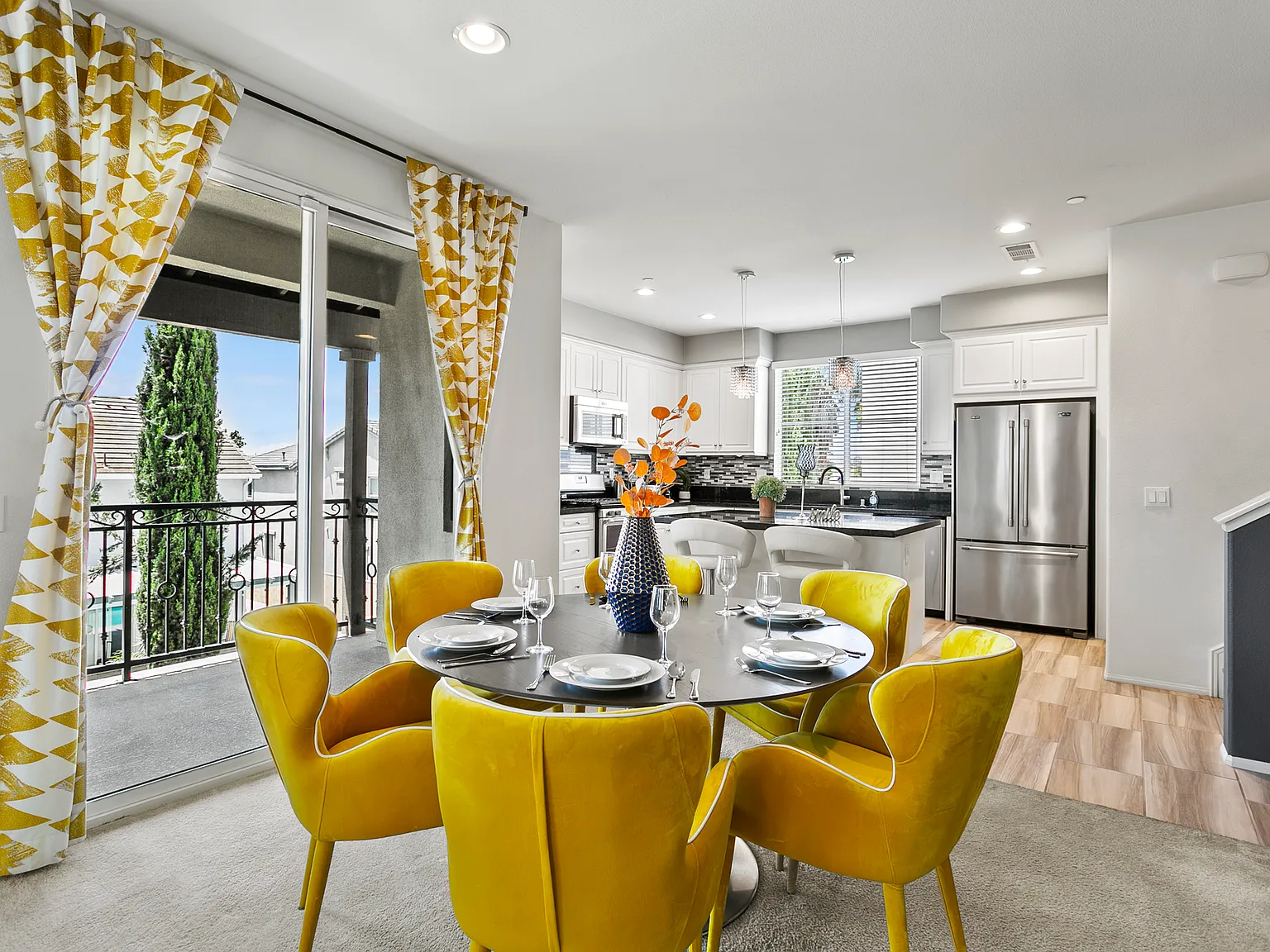 3 bed, 2.5 bath, 1668 sqft, $6,000 — Photo 2