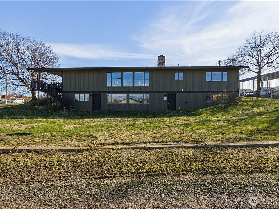 1st image of 313 SE Trinity Avenue