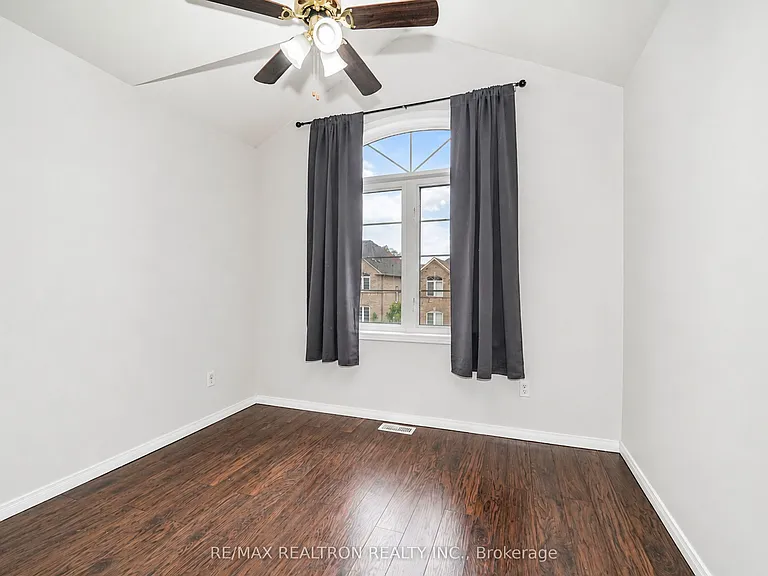 22 Webbford St — Photo 17