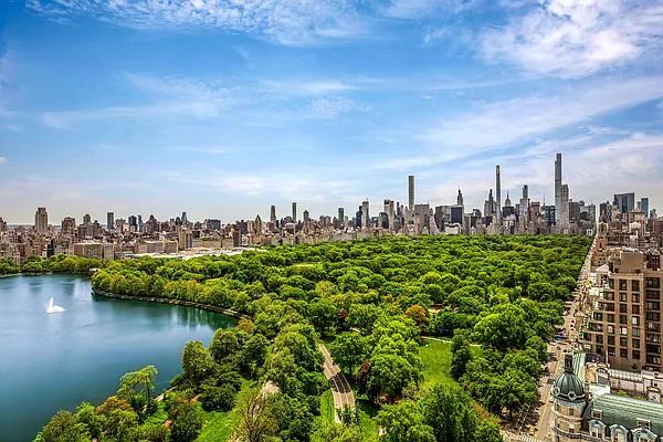 Sold by Sotheby's International Realty | media 4