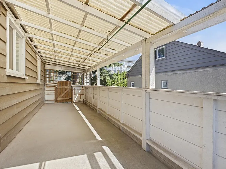 5809 Granville St — Photo 8