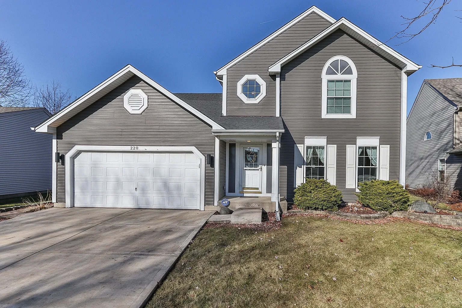 220 Dickens Trl photo 1