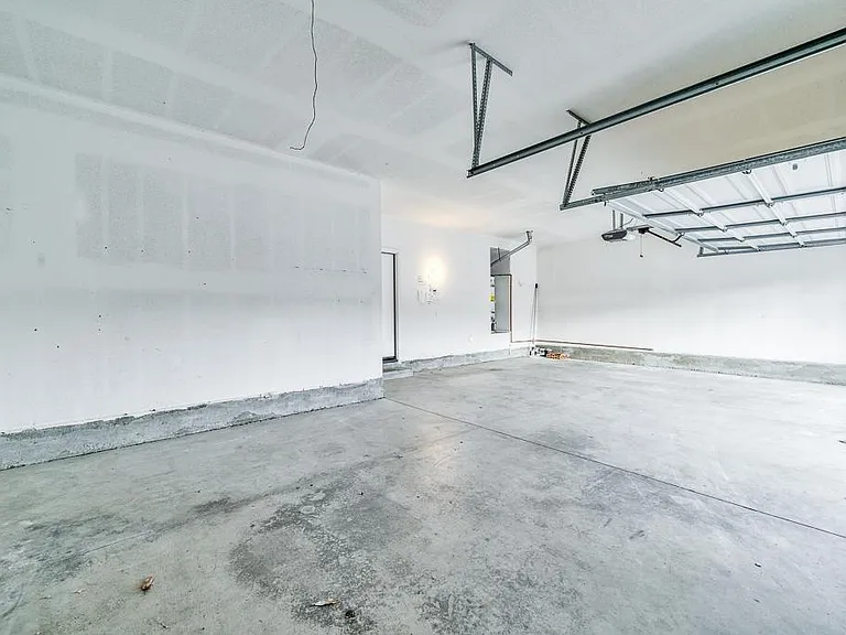 23764 Cloverleaf Way — Photo 30