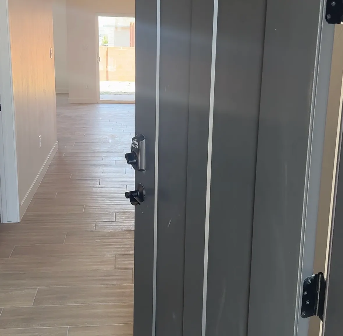 3 bed, 1700 sqft, $4,650 — Photo 2