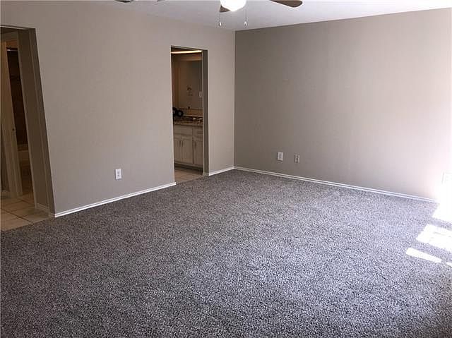 1st image of 2813 Glenbrook Dr