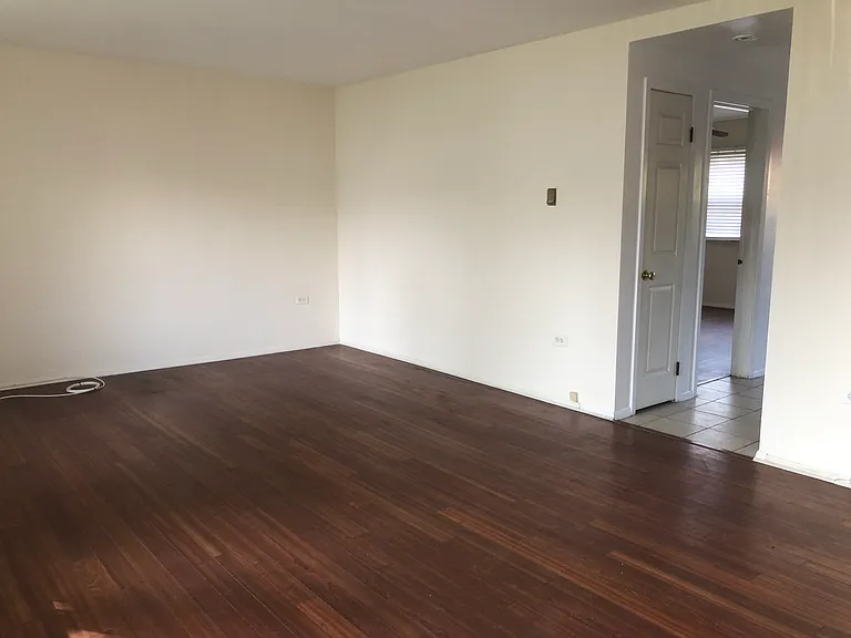 1609 Waukegan Rd — Photo 4