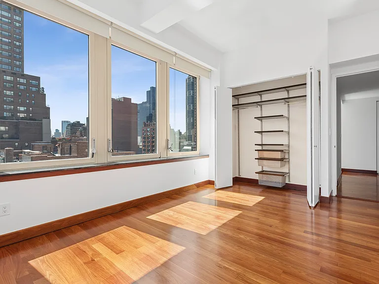 305 E 63rd St #8G — Photo 3