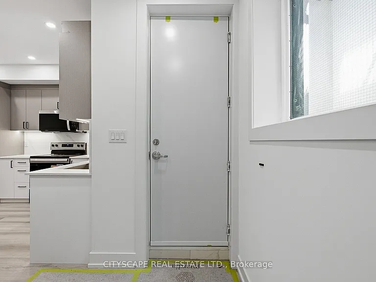 587 Oakwood Ave #1 — Photo 9