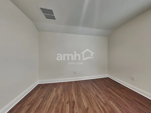 27600 Saint Andrews Ave, Wesley Chapel, FL 33544