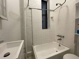 Rented by HOLTON REAL ESTATE INC.