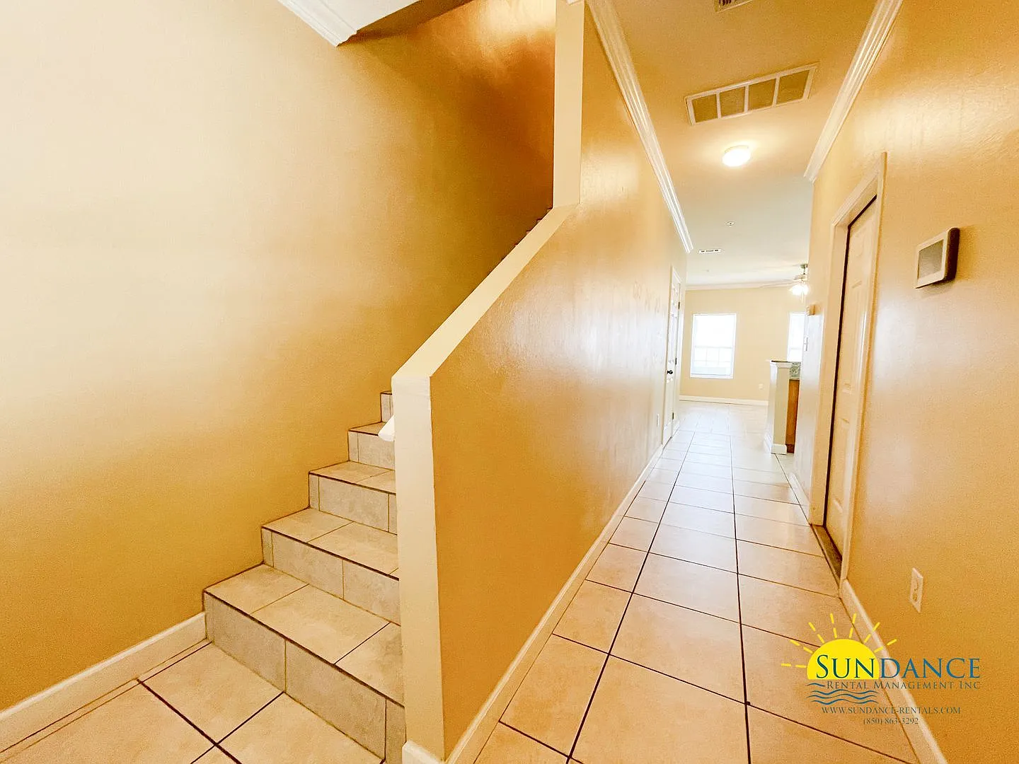 Charming 3 Bedroom Townhouse in Fort Walton! — Photo 3
