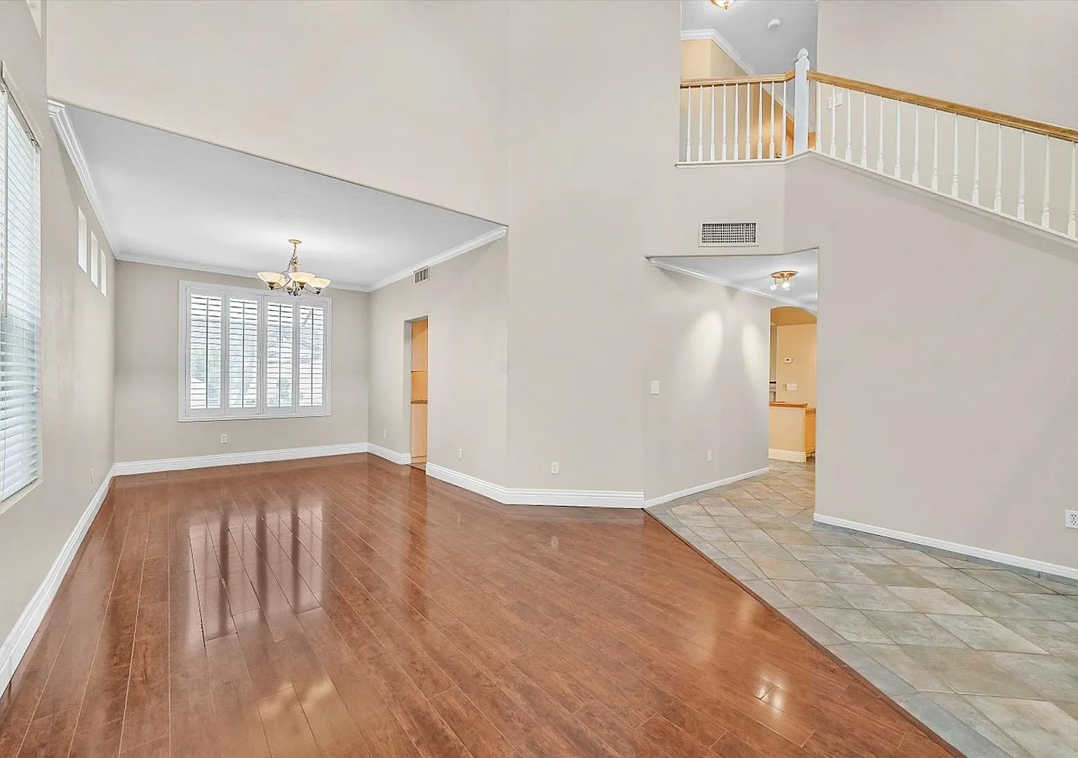 Beautiful Summerlin Home with Stylish Upgrades! — Photo 4