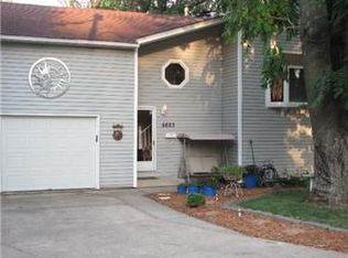 5623 Reeds Rd, Mission, KS 66202