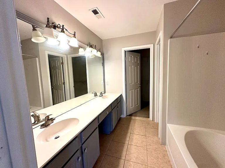 2125 McKenzie Creek Dr — Photo 15