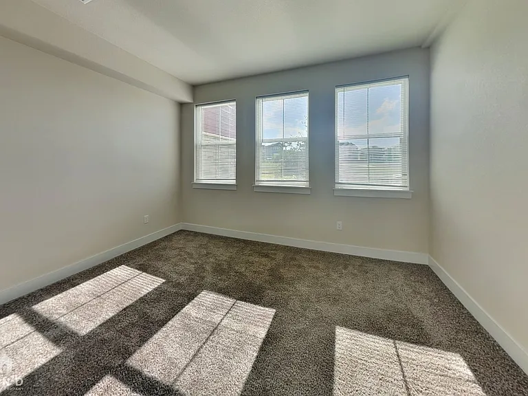 10328 Milwaukee Cir — Photo 16