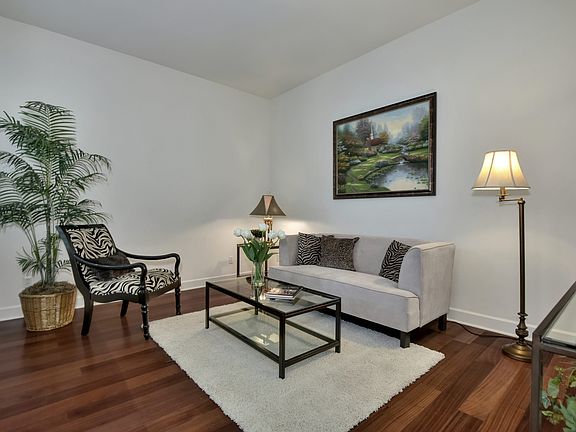 5th image of 1939 Saint Andrews Cir
