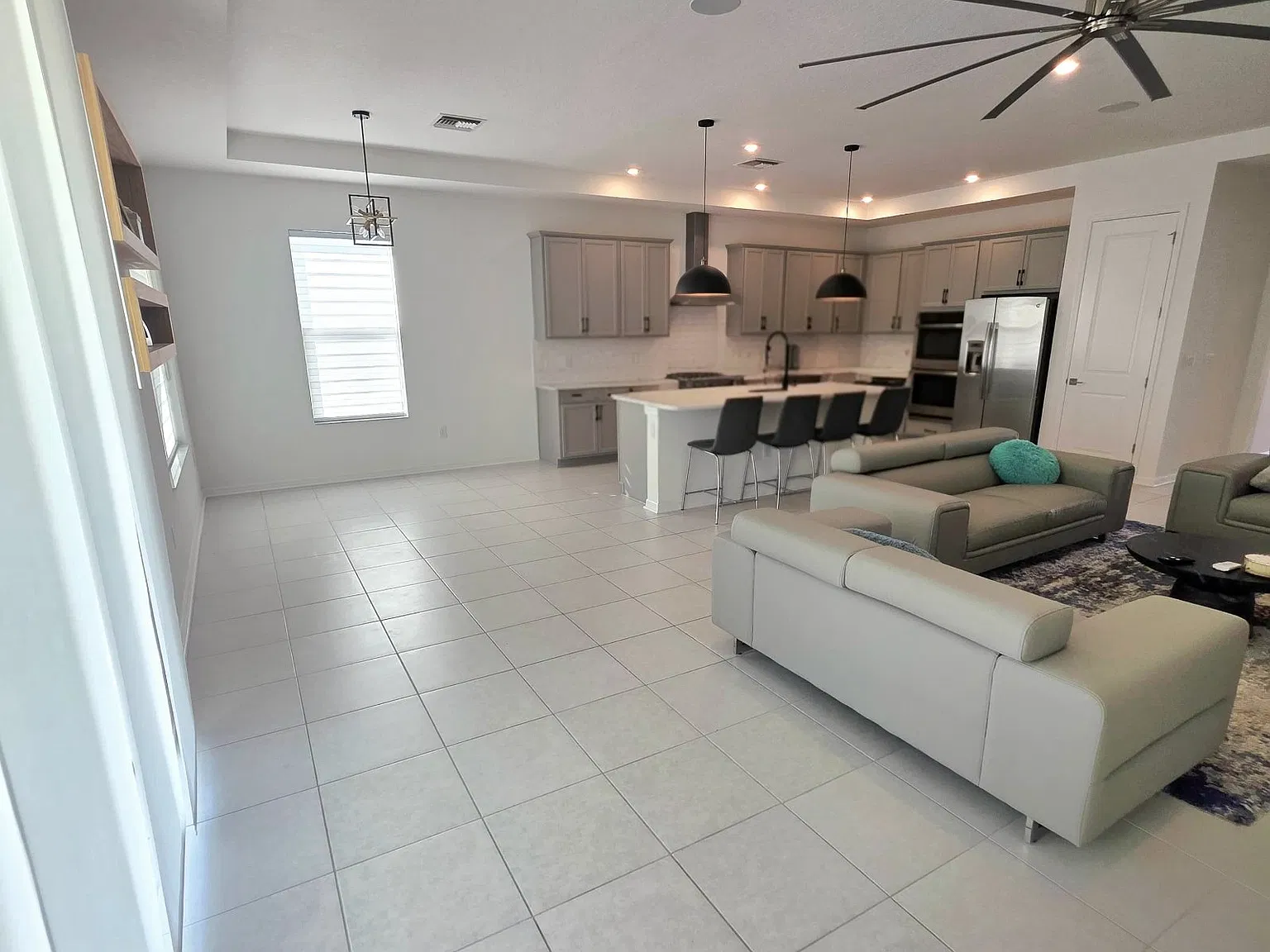 4 bed, 2100 sqft, $3,100 — Photo 3