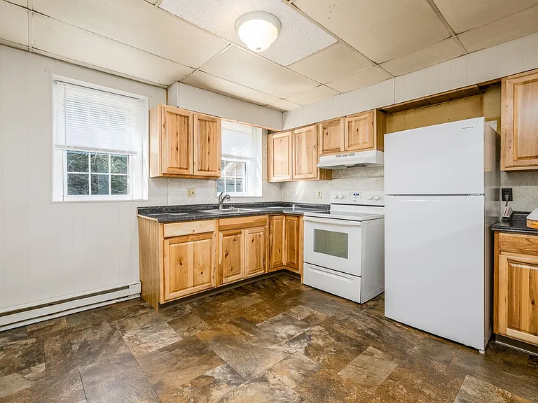 480 Spruce Hollow Rd — Photo 31