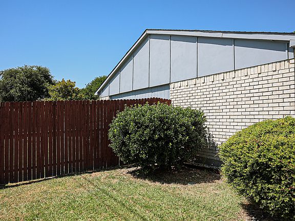 3rd image of 5236 Hawse Dr