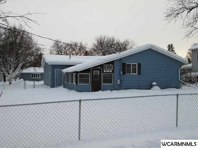 1st image of 129 E Prairie St