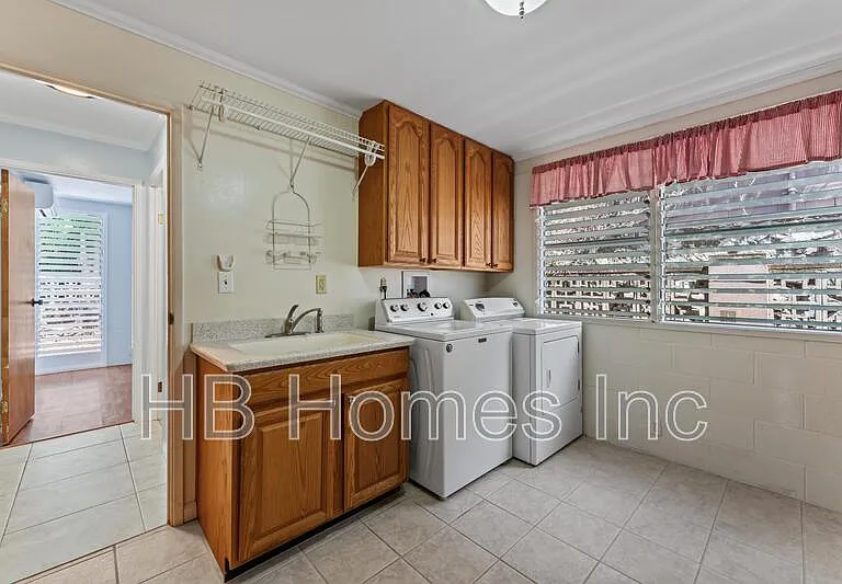 1514 Hele St — Photo 7