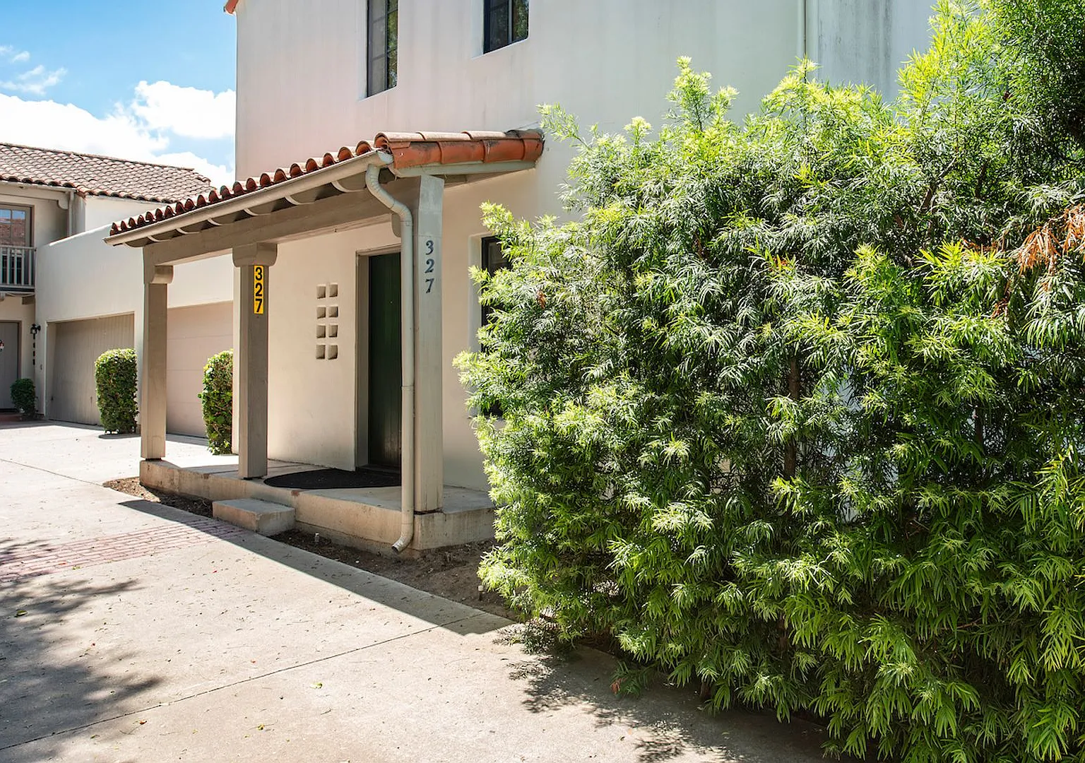 Highly Desirable 2bed/2.5bath in Wonderful Santa Barbara Location! — Photo 1