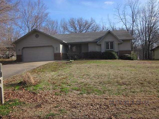 2nd image of 11 Scarborough Ln