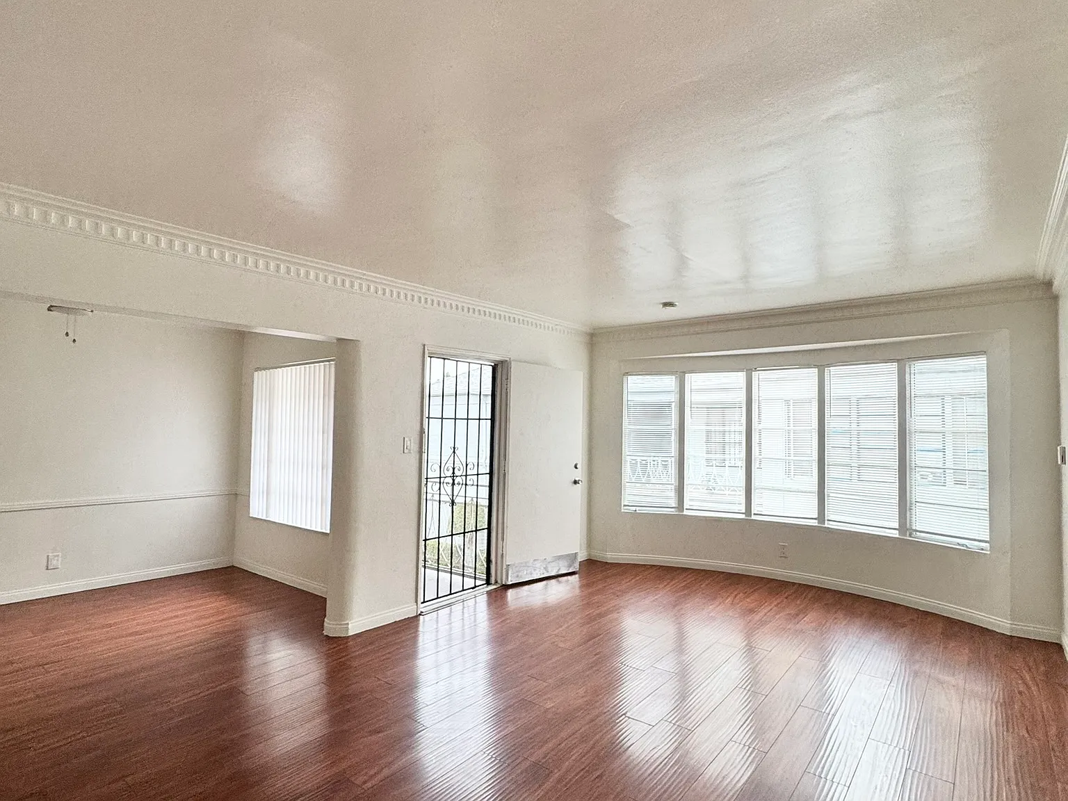1 bed, 550 sqft, $1,800 — Photo 3
