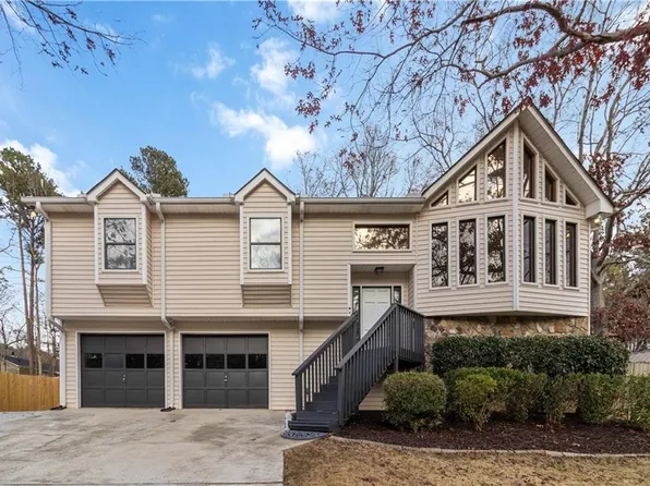 65 Hinton Ct, Dacula, GA 30019