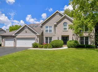 1687 Sauk Dr, Batavia, IL 60510