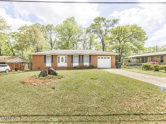 2nd image of 104 Oakdale Dr