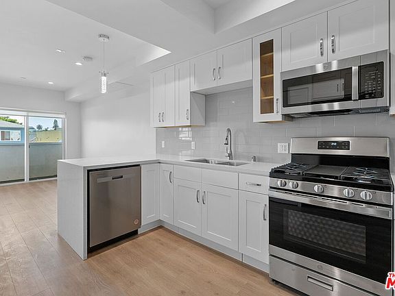 2nd image of 2336 Westwood Blvd #321