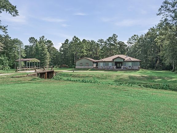 3rd image of 108 Fuller Rd