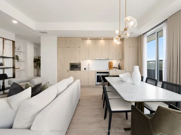 115 Denison Ave #512, Toronto, ON M5T 0E6