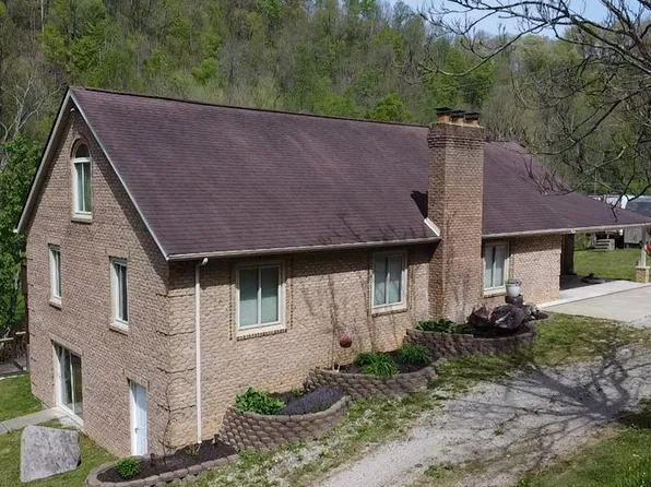 417 Middle Frk, Hagerhill, KY 41222