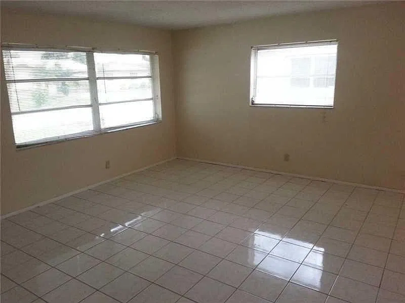 2 bed, 1.0 bath, 1062 sqft, $2,375 — Photo 2