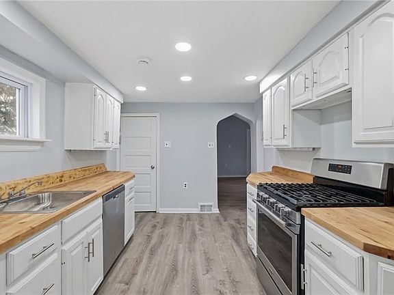 2nd image of 228 Sylvan Walk #1