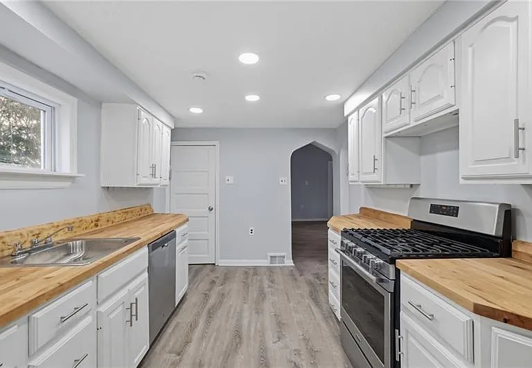 228 Sylvan Walk — Photo 4