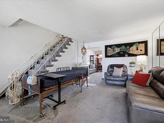 3rd image of 8660 Forrest Ave