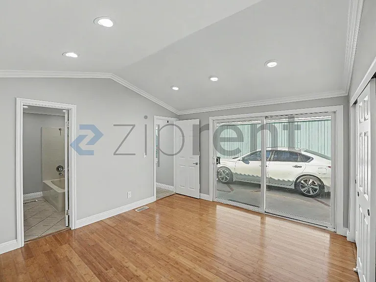 1834 Club Dr — Photo 15