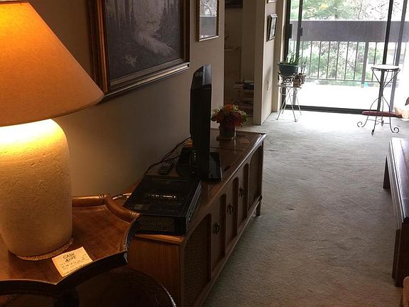 4th image of 5300 Holmes Run #411