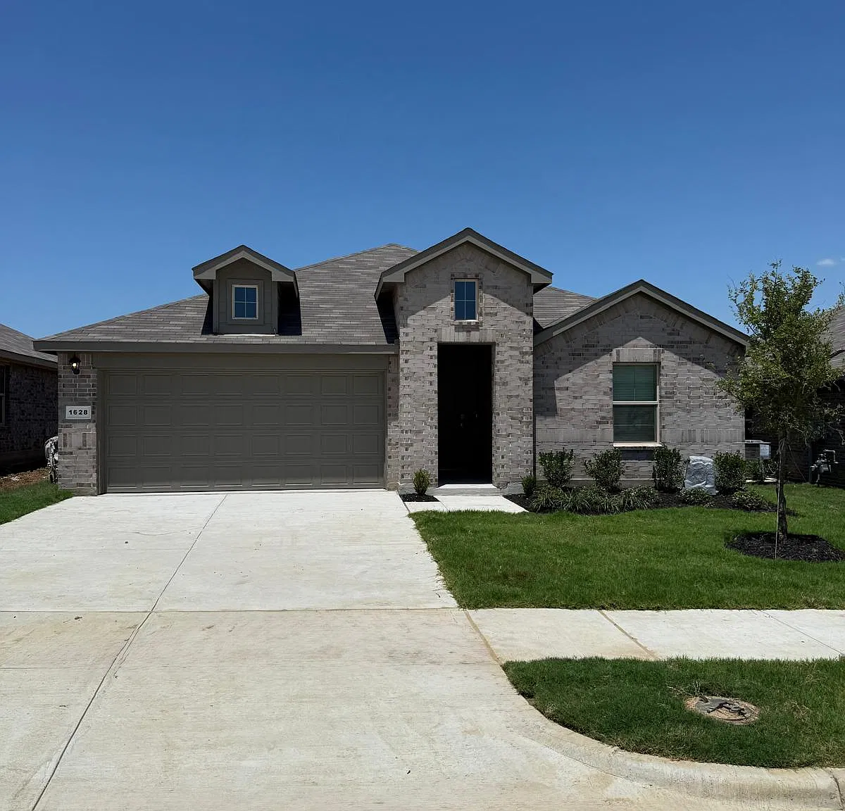 1628 Alberque Dr — Photo 1