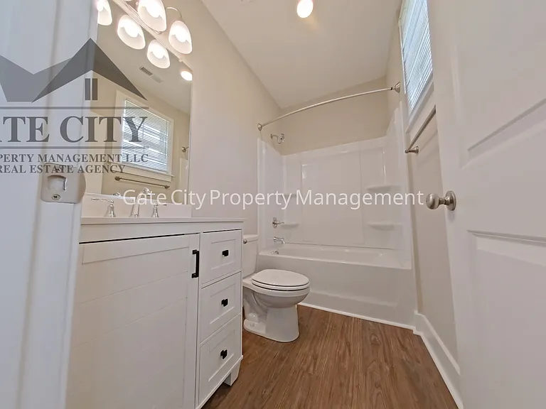 138 Dover Dr #B — Photo 11