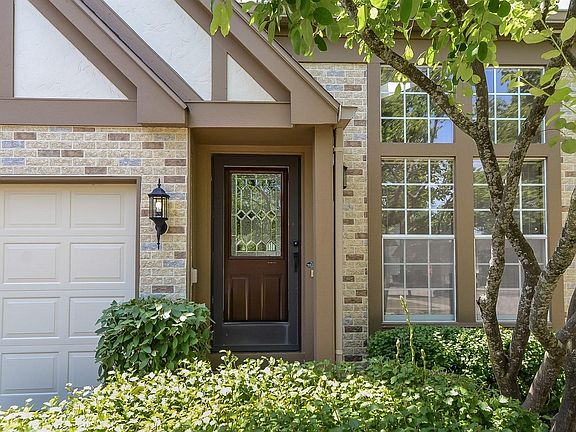 3rd image of 4580 N Sapphire Dr