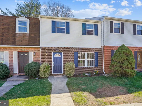 18077 Olde Port Ln, Triangle, VA 22172