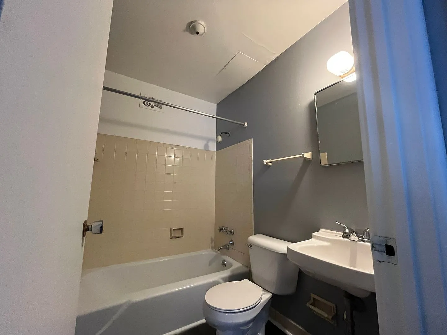 1517 Royall Pl — Photo 4